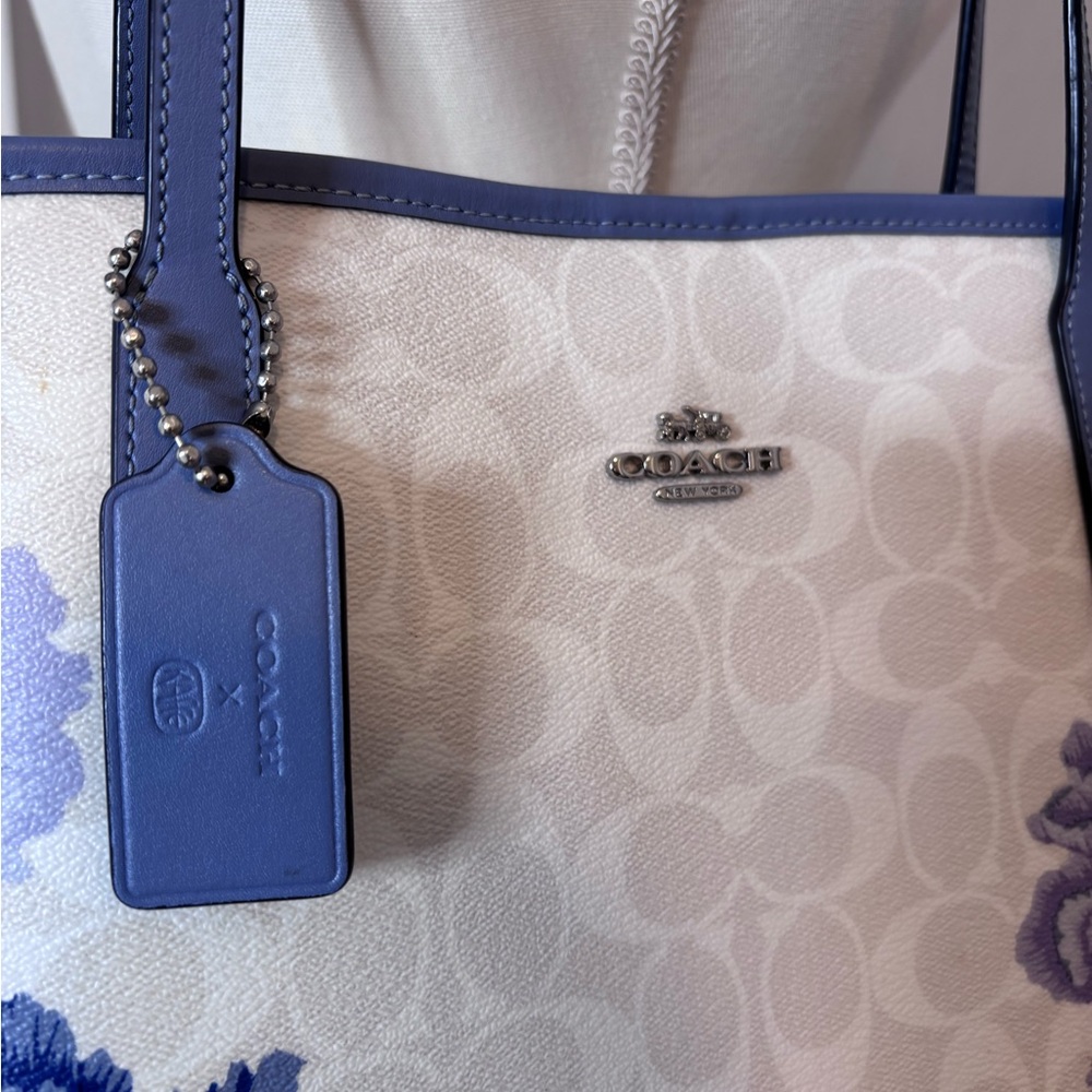 Coach City Tote Bag White and Blue Kaffe Floral Print - Picture 9 of 12
